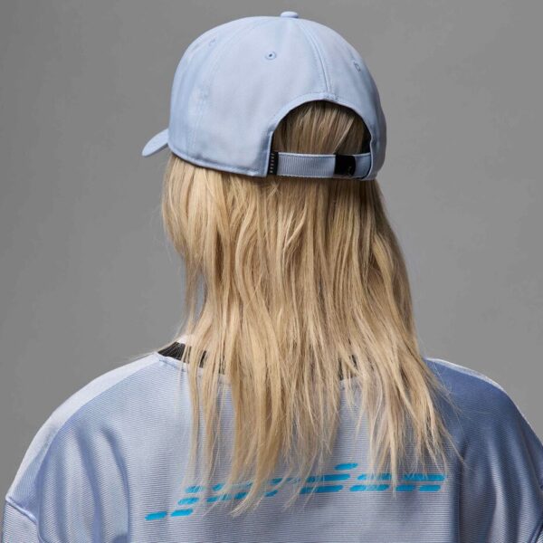2112c6f4_a3dc_432c_bb8d_d9bc237a03cb Gorra Jordan Classic99 Metal Celeste