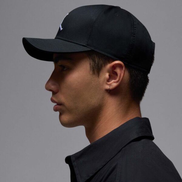 Gorra Jordan Curva Bordado Negra