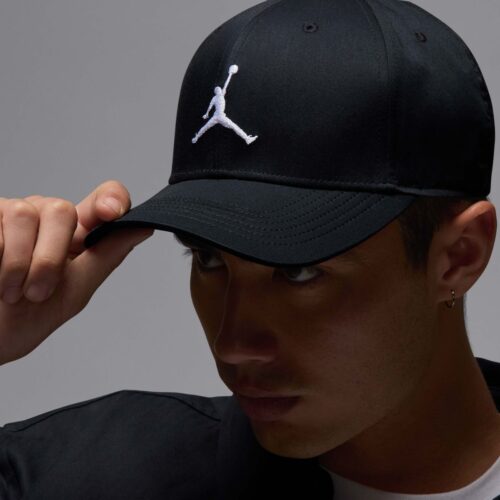 Gorra Jordan Curva Bordado Negra